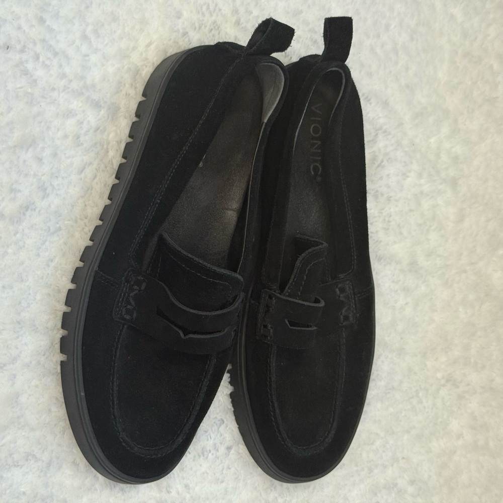 Vionic Uptown Black Suede Loafers Sz 8 - Picture 3 of 12